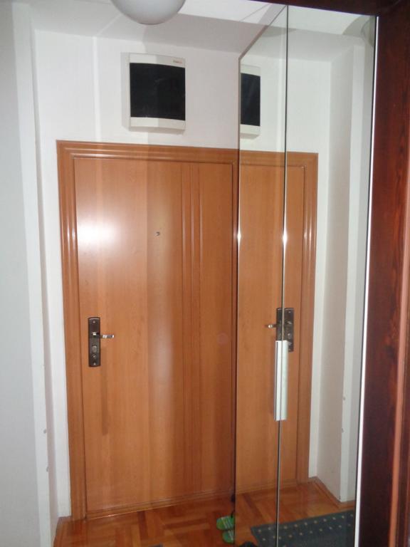 Apartment Aleksija Nis Ngoại thất bức ảnh