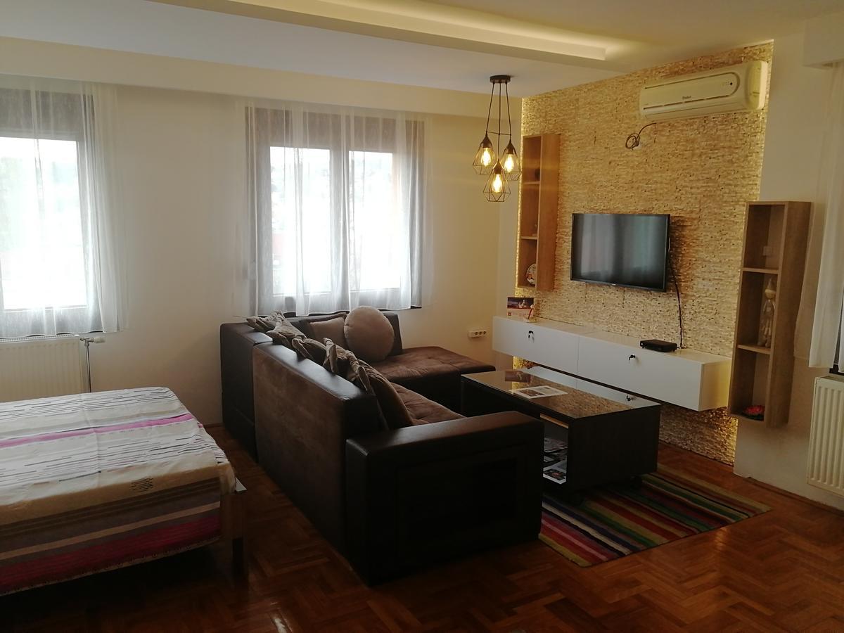 Apartment Aleksija Nis Ngoại thất bức ảnh